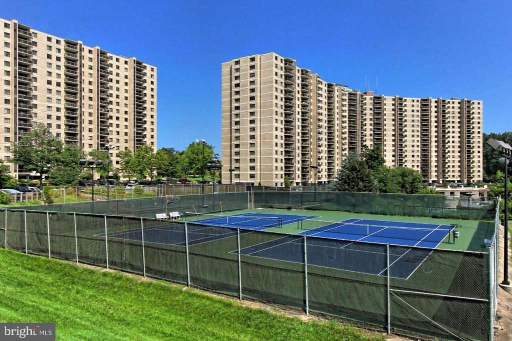 205 YOAKUM PARKWAY Unit: 914