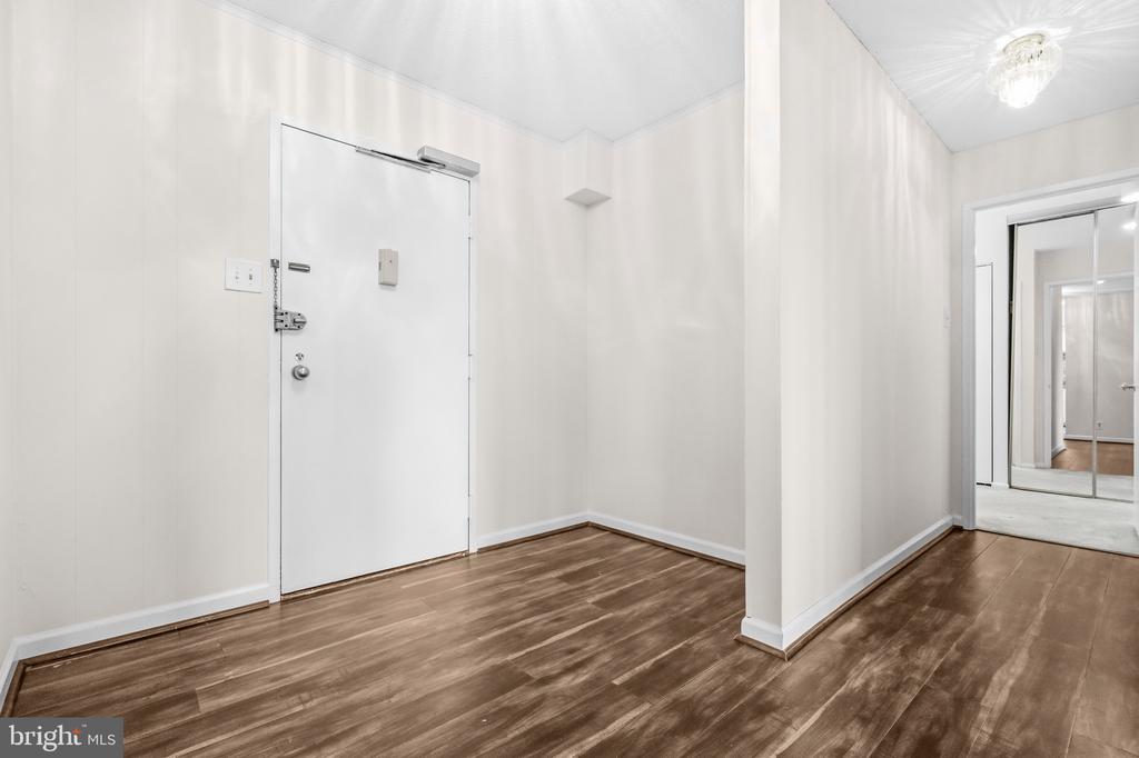 205 YOAKUM PARKWAY Unit: 914