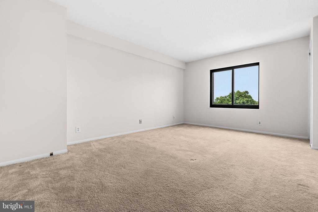 205 YOAKUM PARKWAY Unit: 914