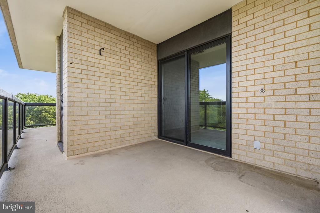 205 YOAKUM PARKWAY Unit: 914