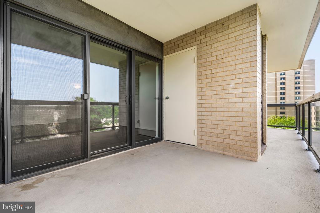 205 YOAKUM PARKWAY Unit: 914