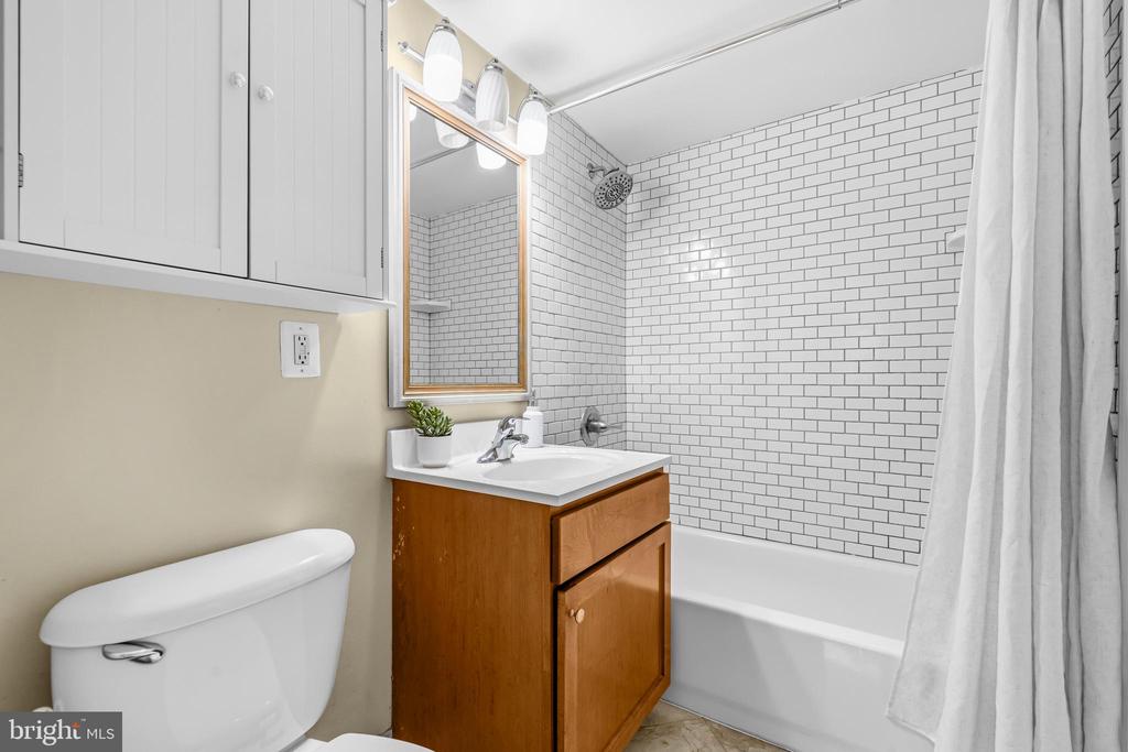 1415 N VAN DORN STREET Unit: A