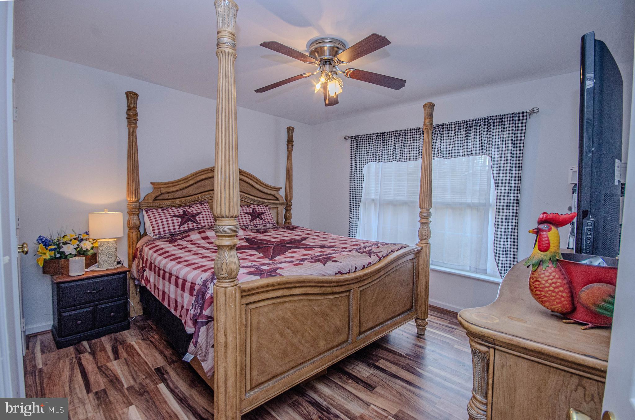 221 Village Ct