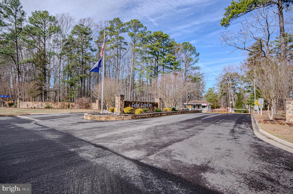221 Village Ct