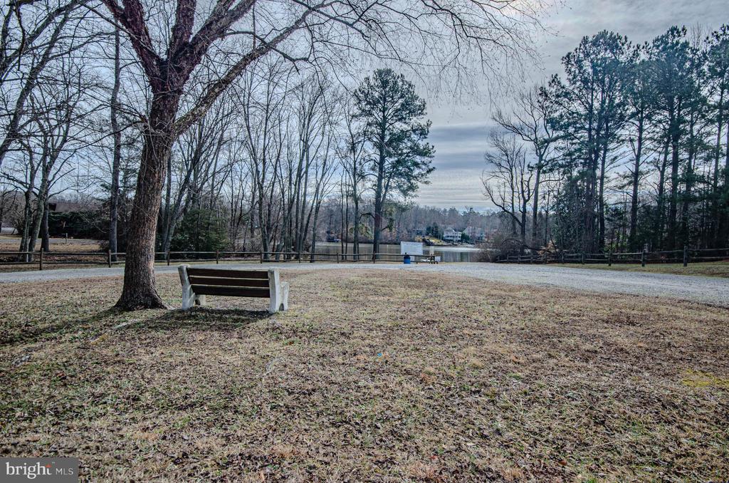 221 Village Ct
