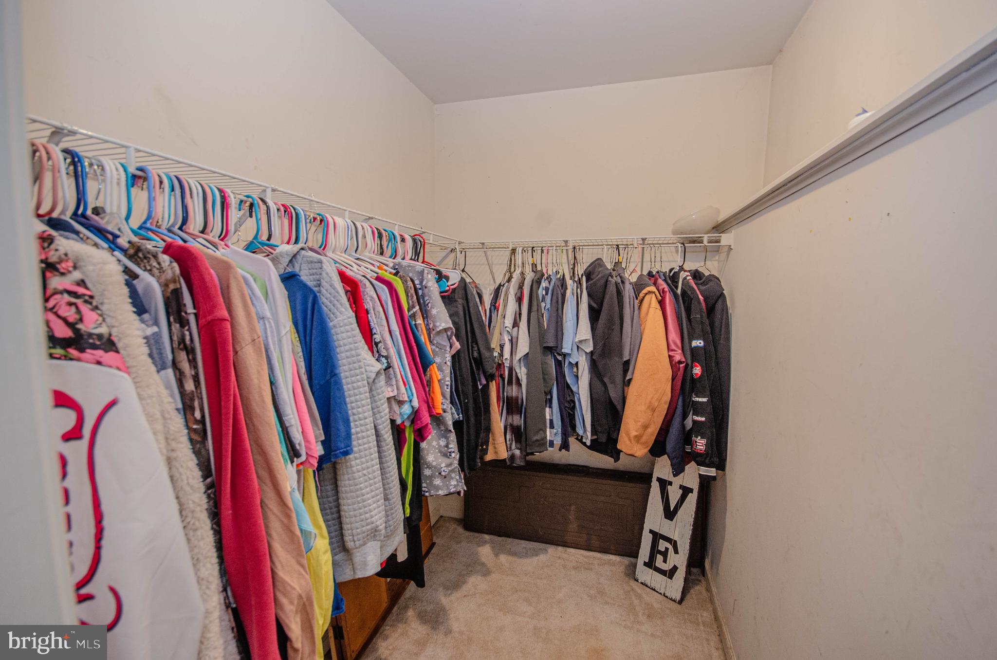 221 Village Ct