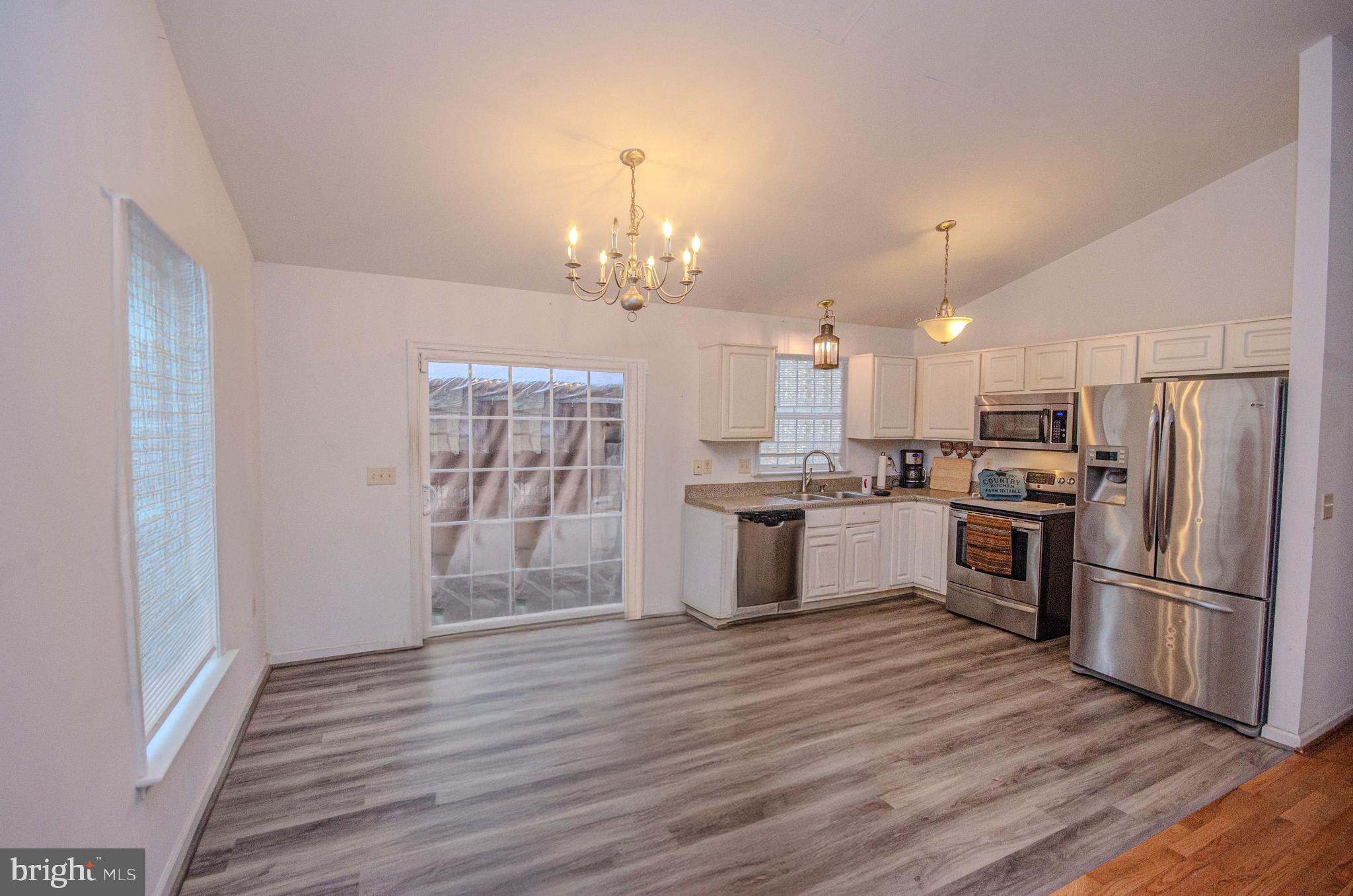 221 Village Ct