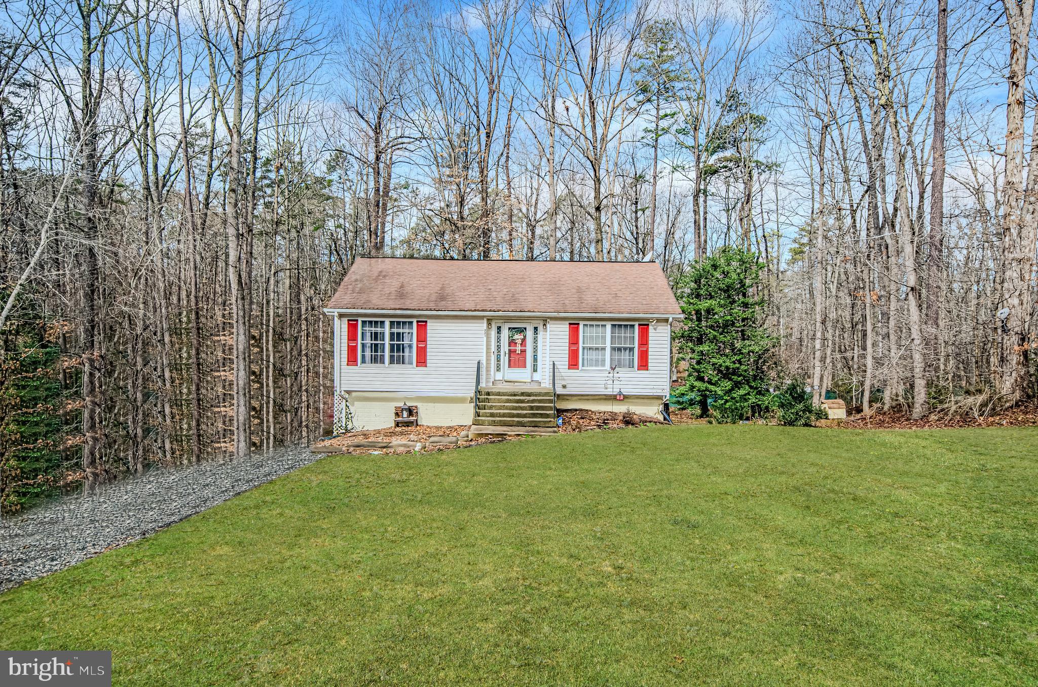 221 Village Ct
