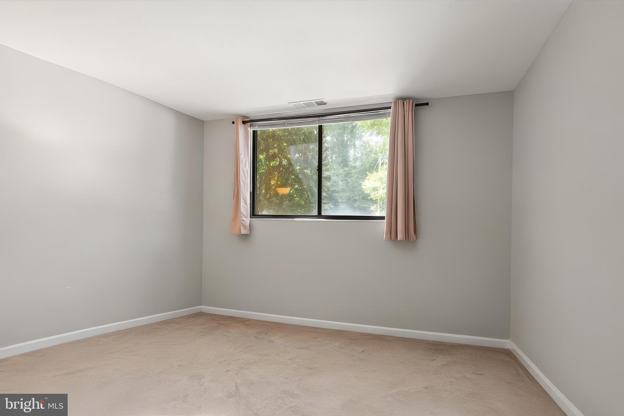 10720 W West Dr #101