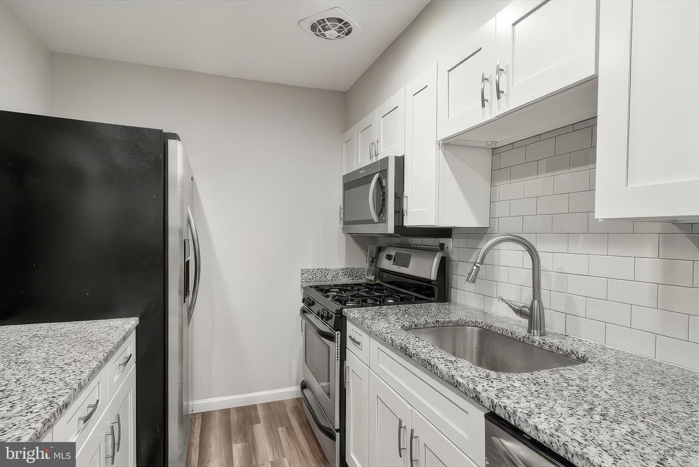 10720 W West Dr #101