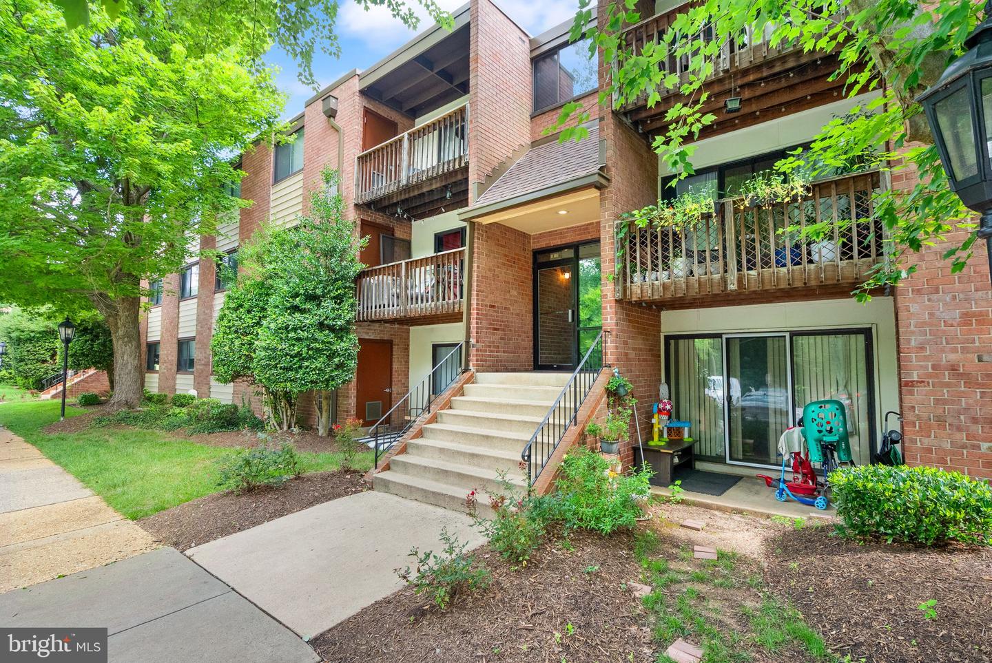10720 W West Dr #101