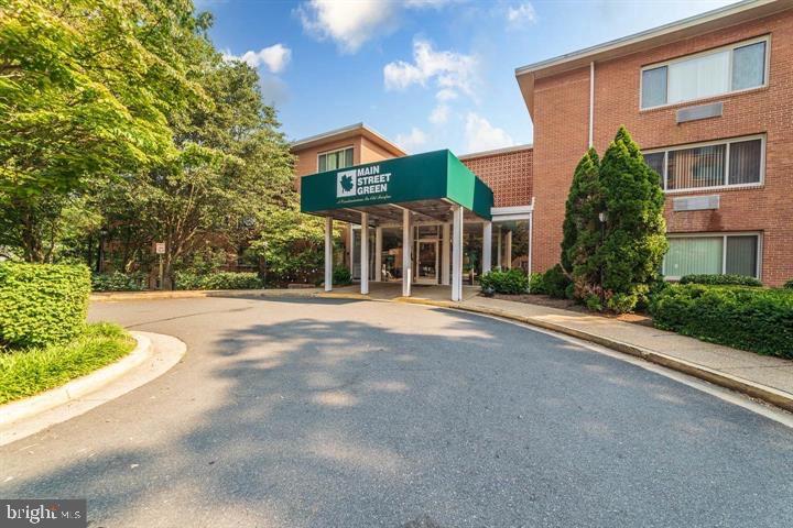 10570 MAIN STREET 307