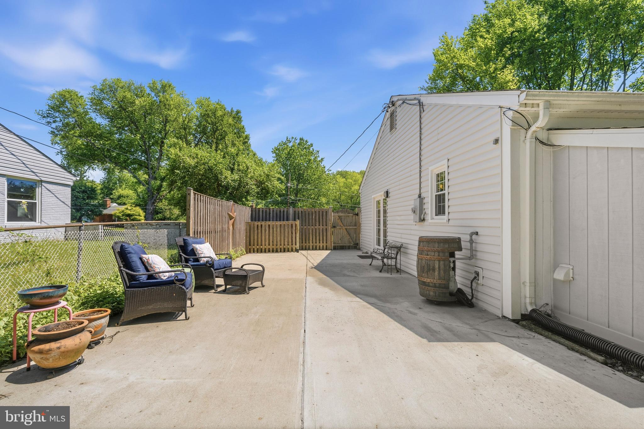 3609 EMBASSY LANE