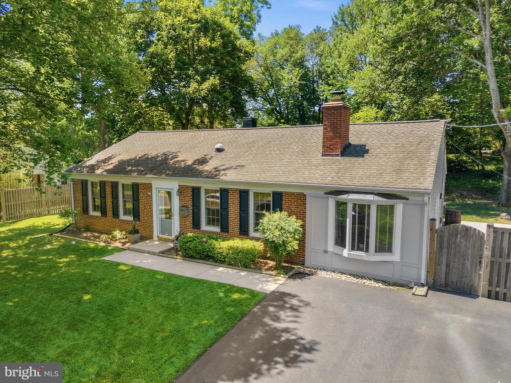 3609 EMBASSY LANE
