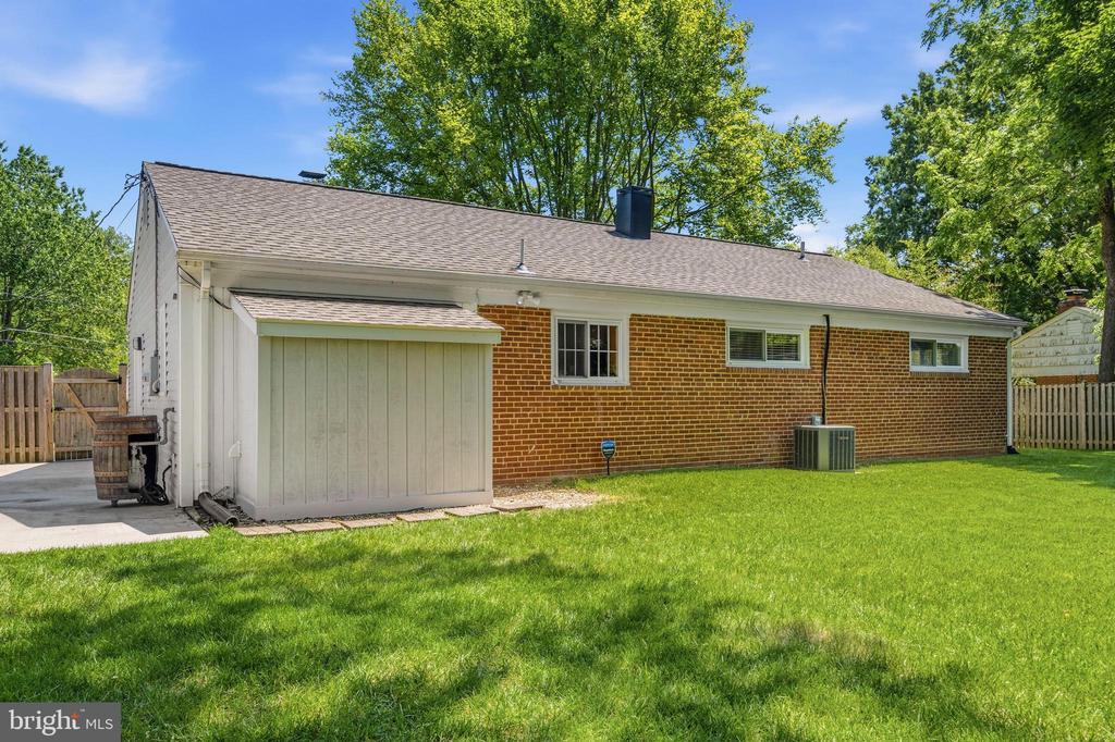 3609 EMBASSY LANE