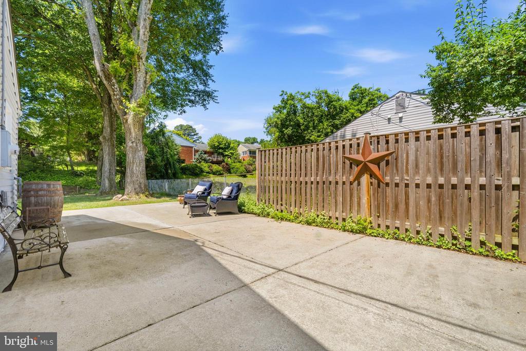 3609 EMBASSY LANE