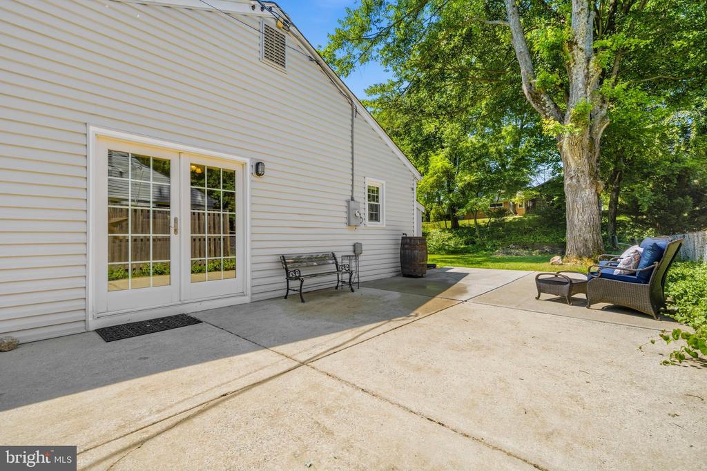 3609 EMBASSY LANE