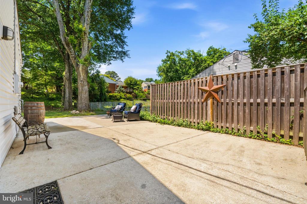3609 EMBASSY LANE