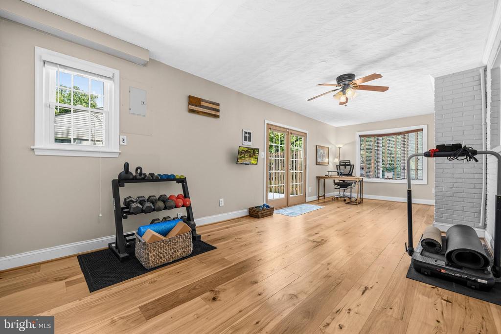 3609 EMBASSY LANE