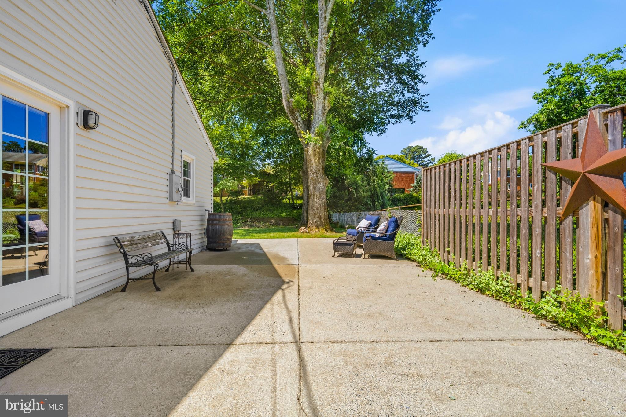 3609 EMBASSY LANE
