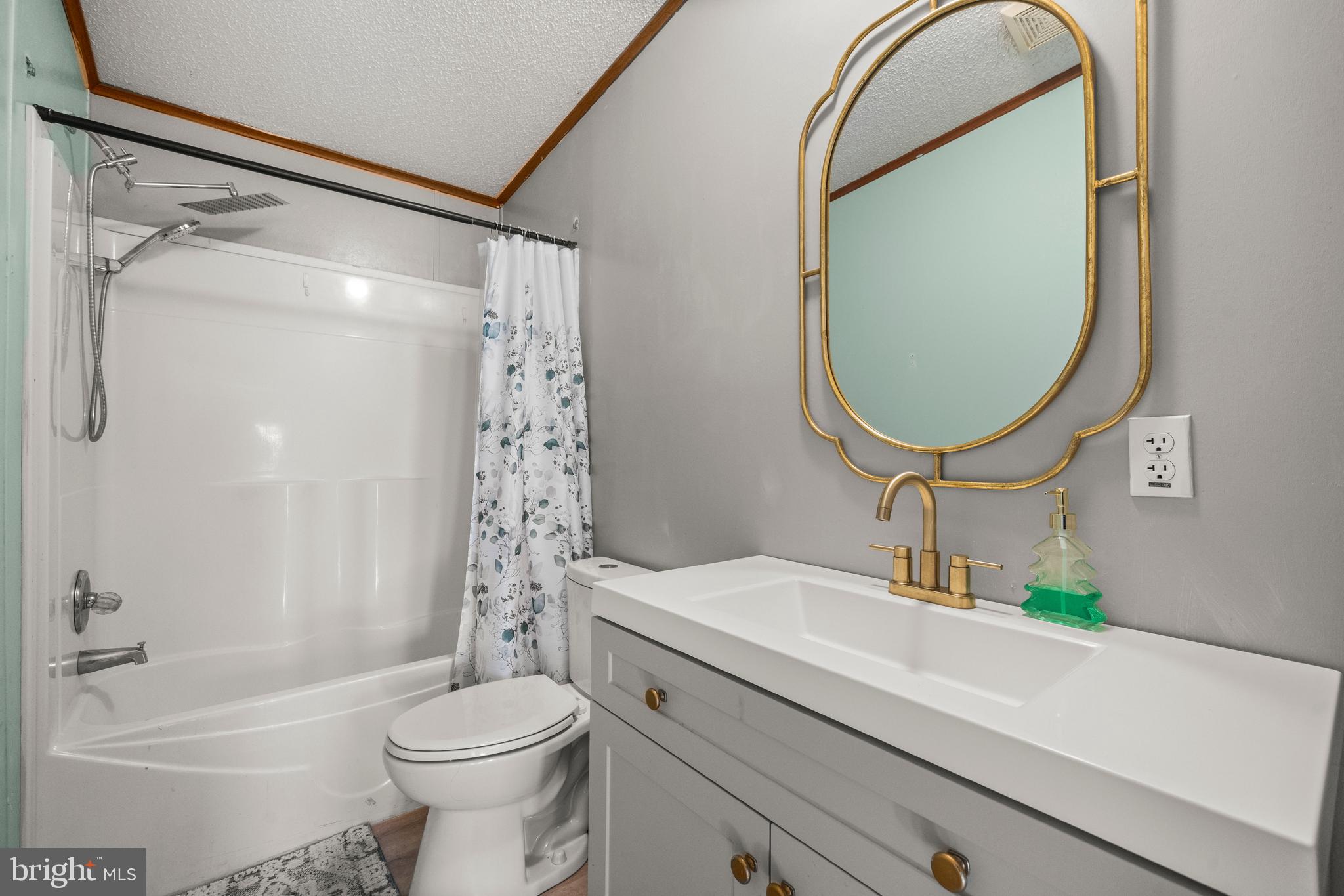 2057 COTTONTAIL LANE