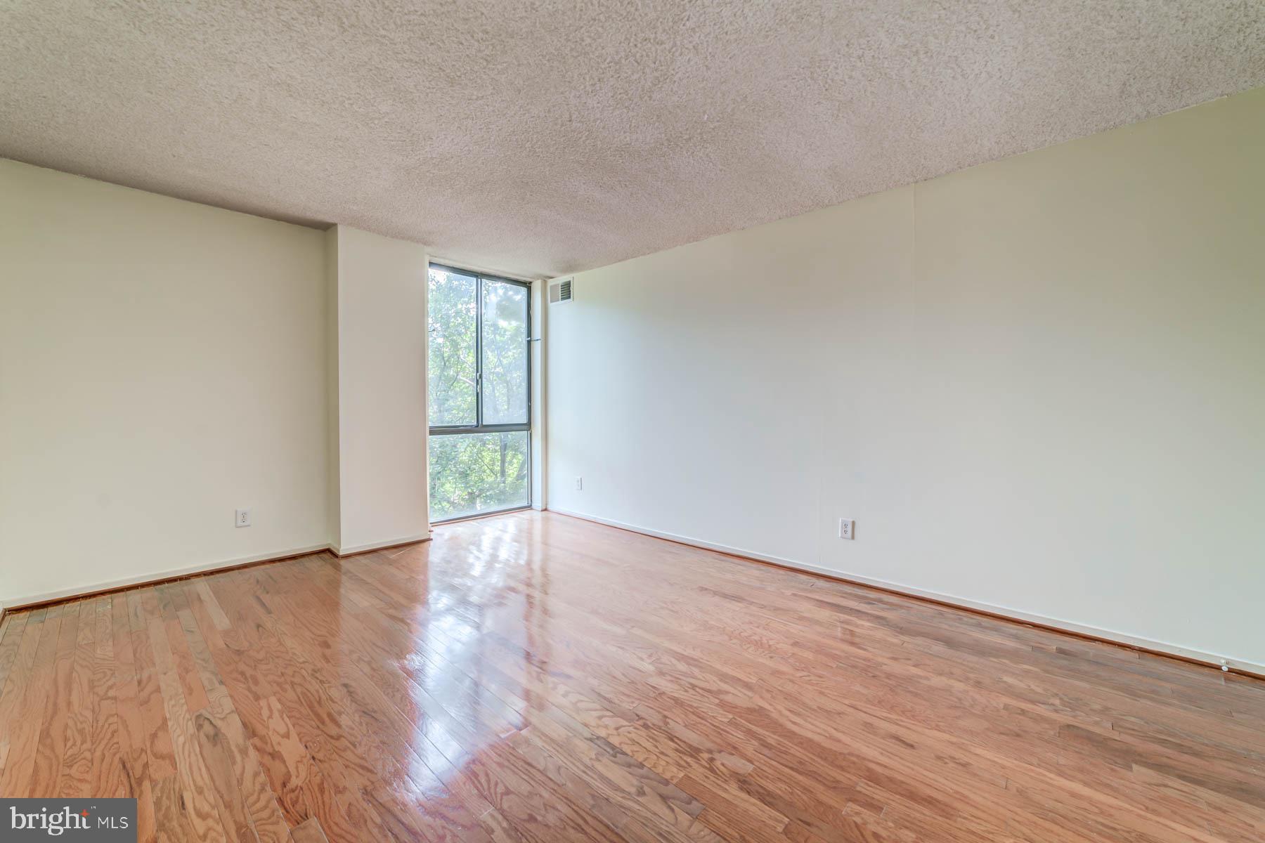 2311 Pimmit Dr #307