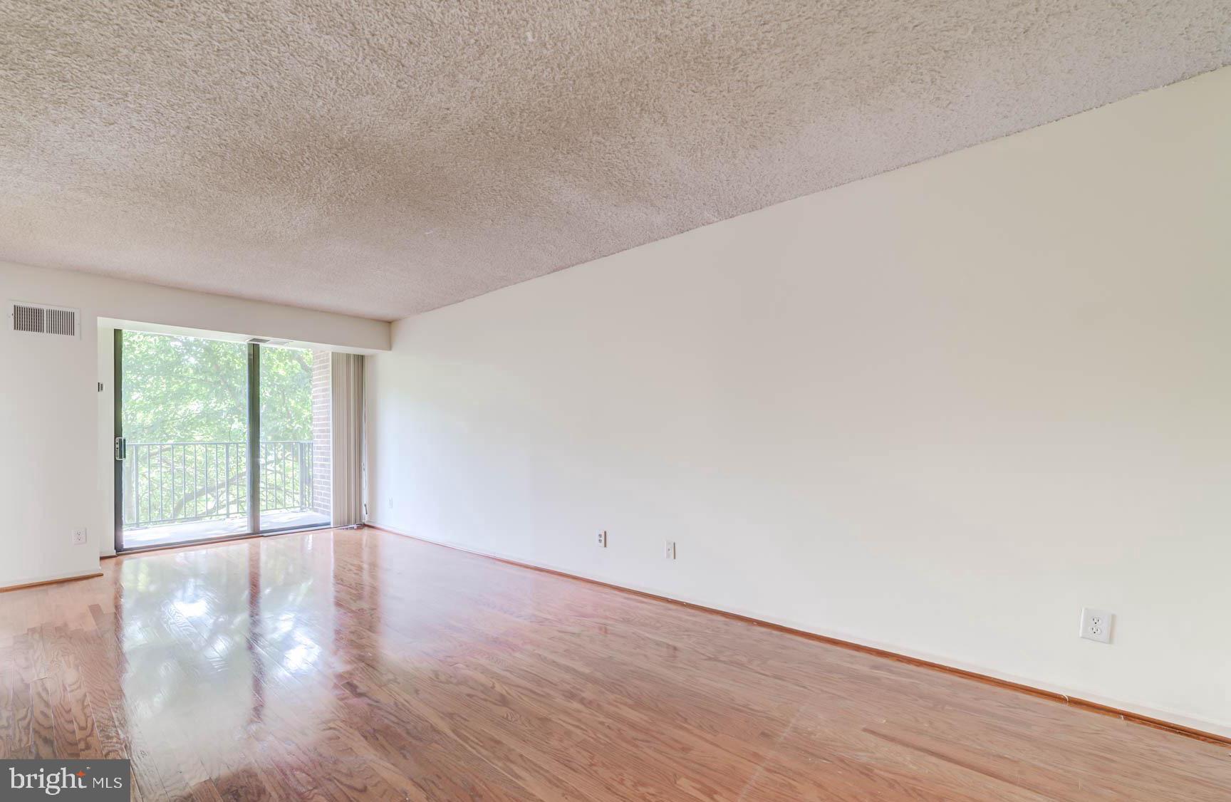 2311 Pimmit Dr #307