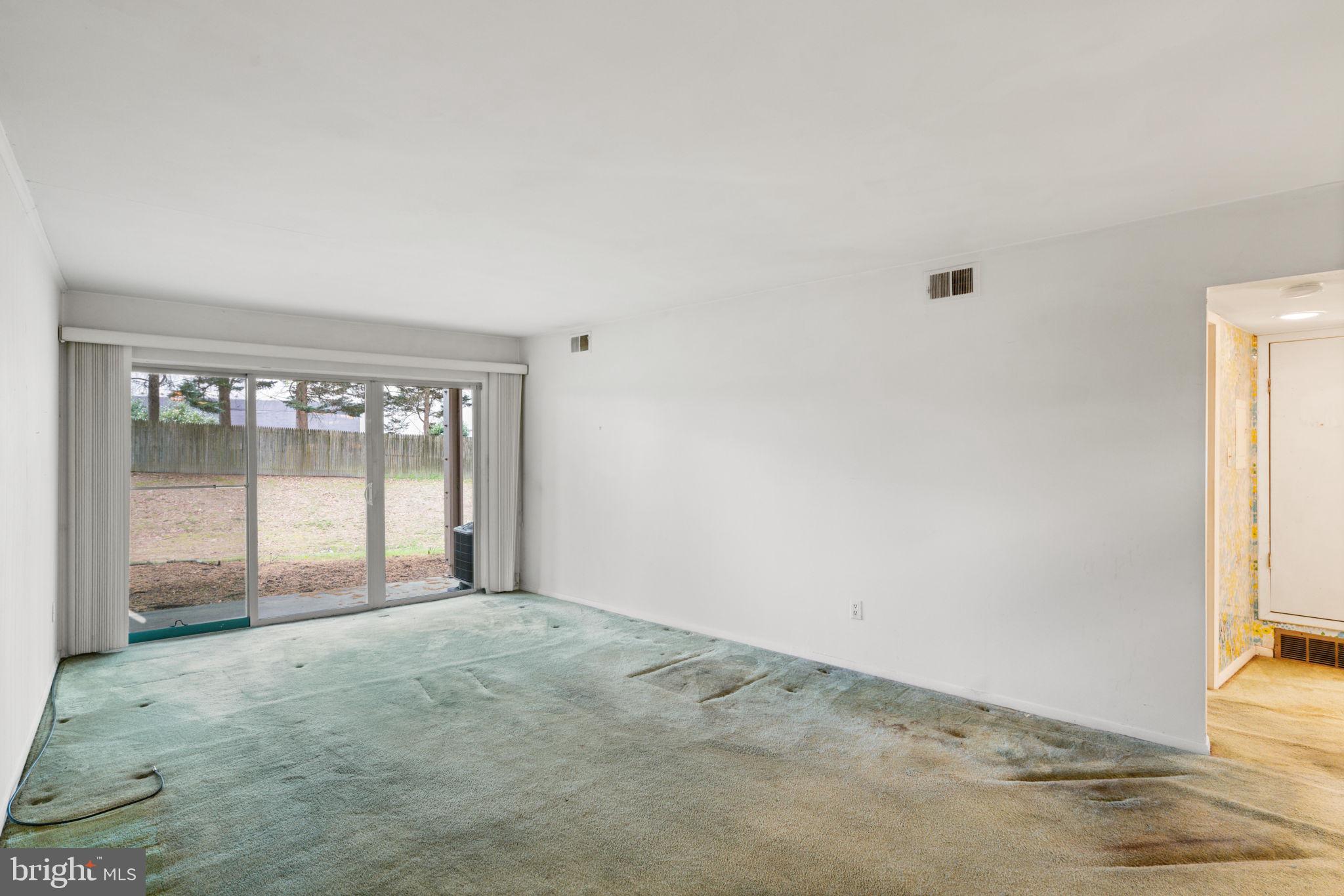 5820 Royal Ridge Dr #R