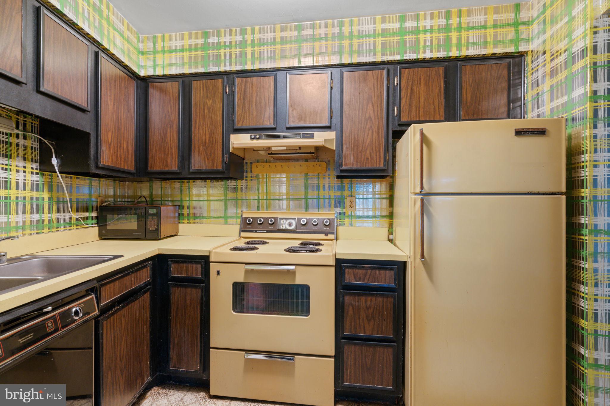 5820 Royal Ridge Dr #R