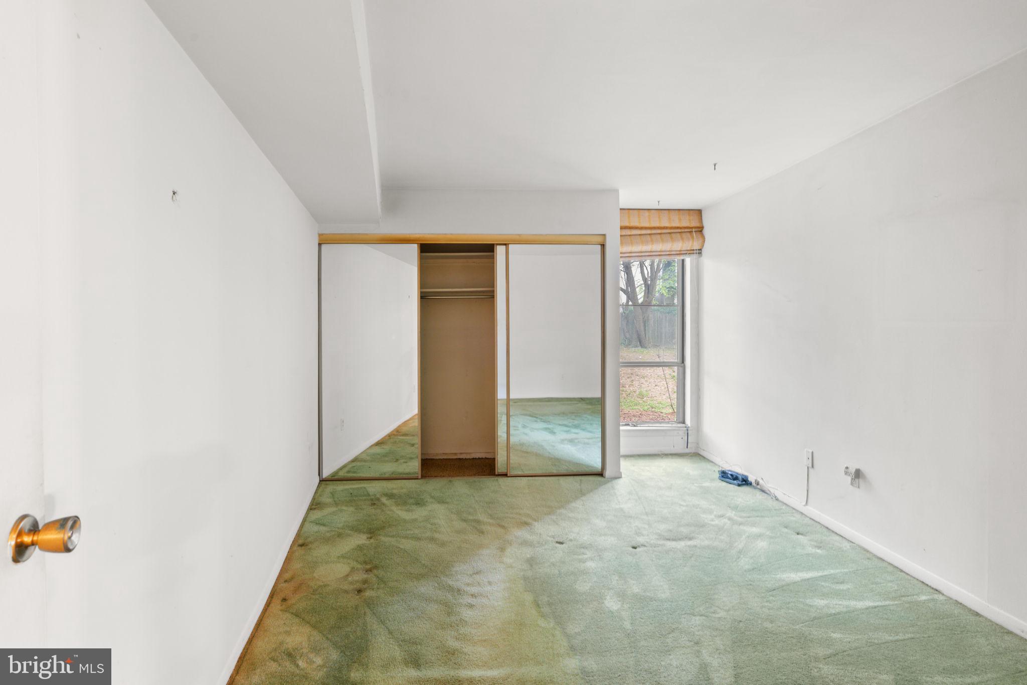 5820 Royal Ridge Dr #R