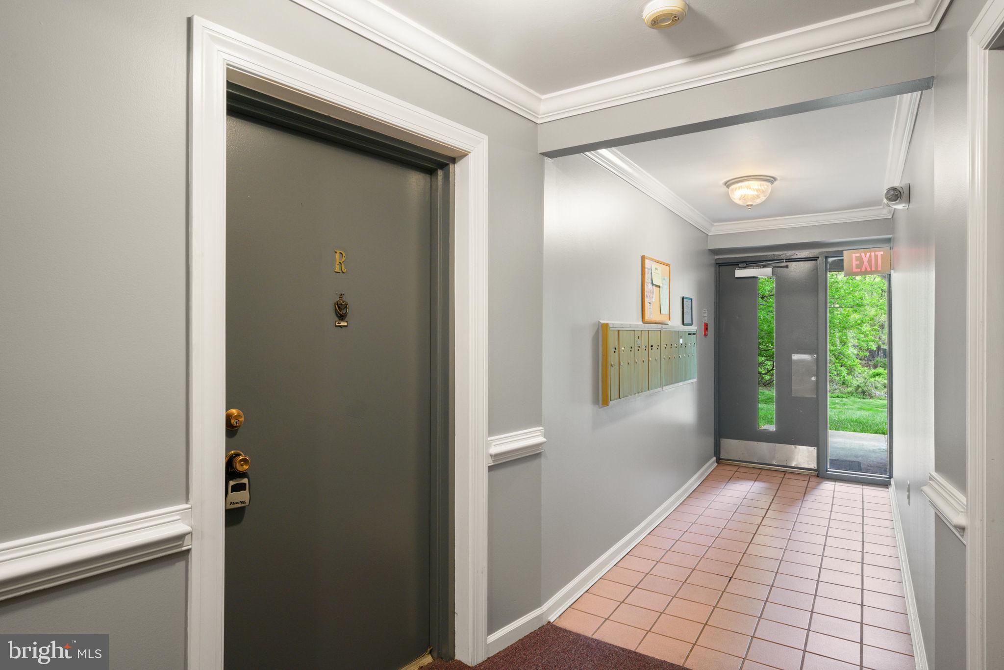 5820 Royal Ridge Dr #R