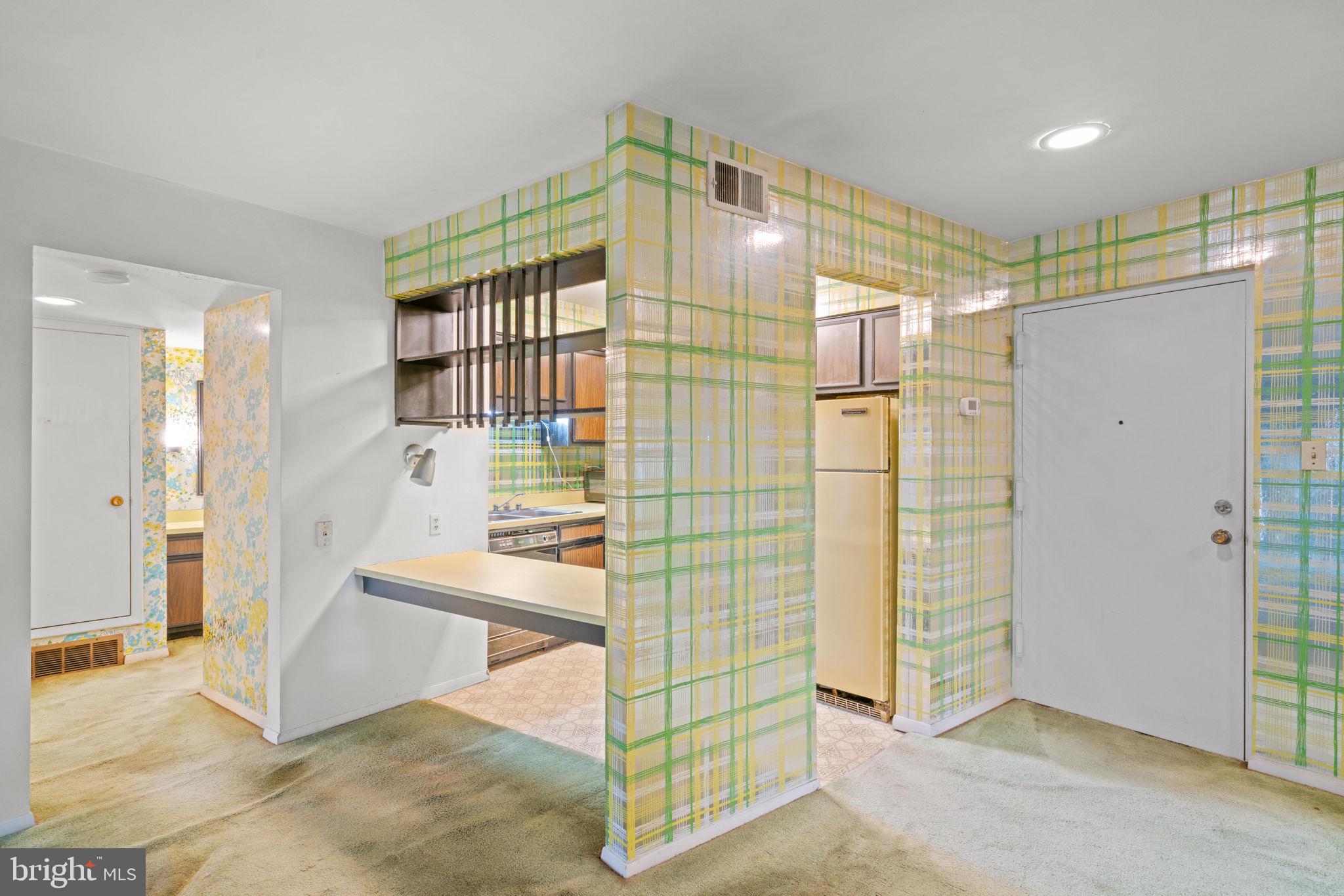 5820 Royal Ridge Dr #R