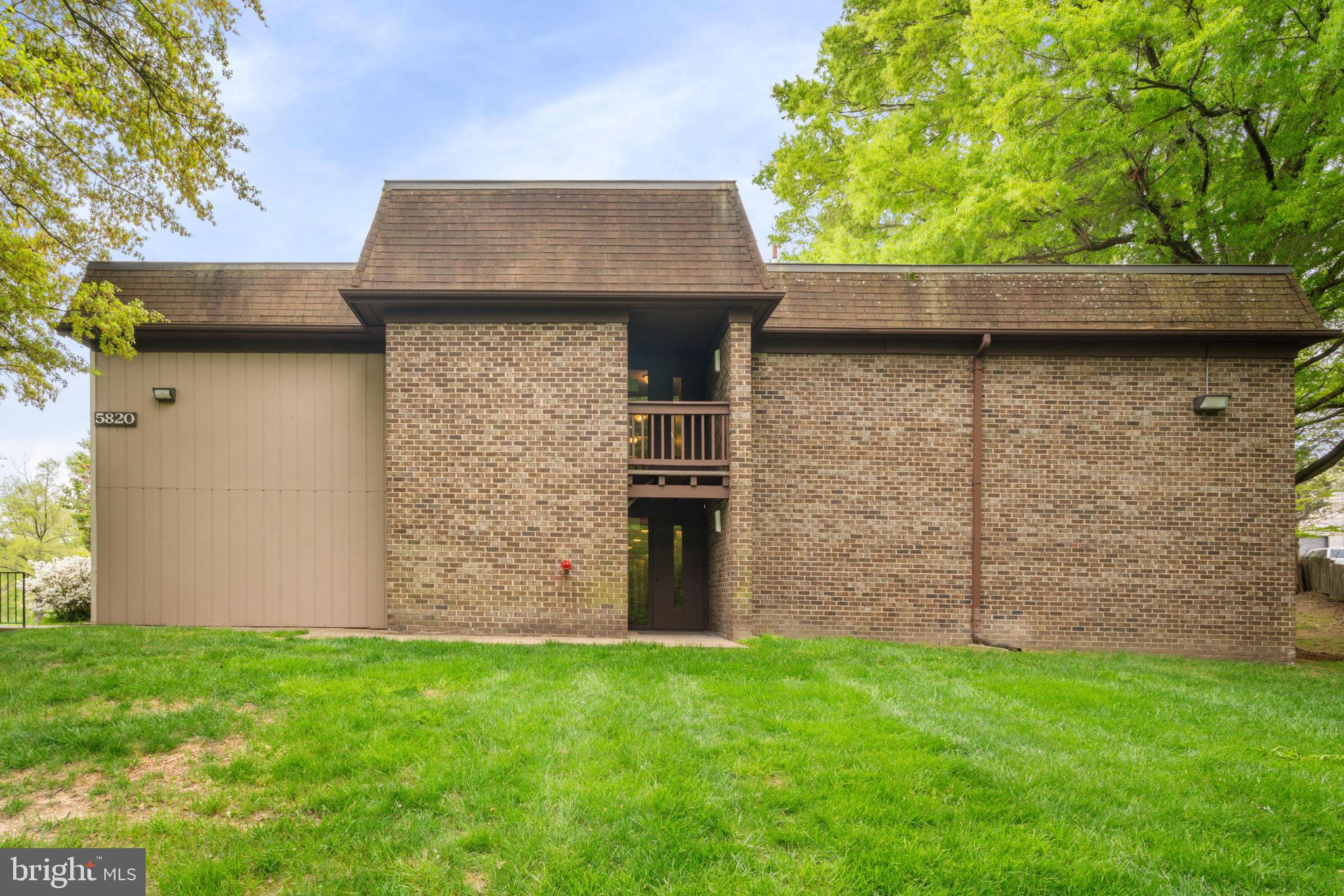 5820 Royal Ridge Dr #R