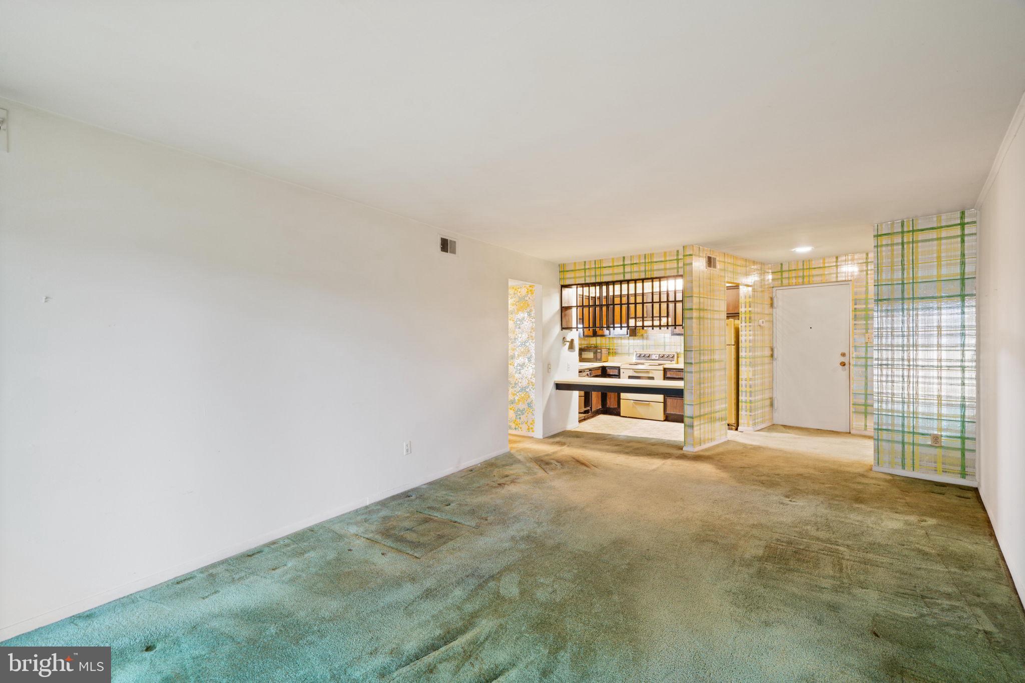 5820 Royal Ridge Dr #R