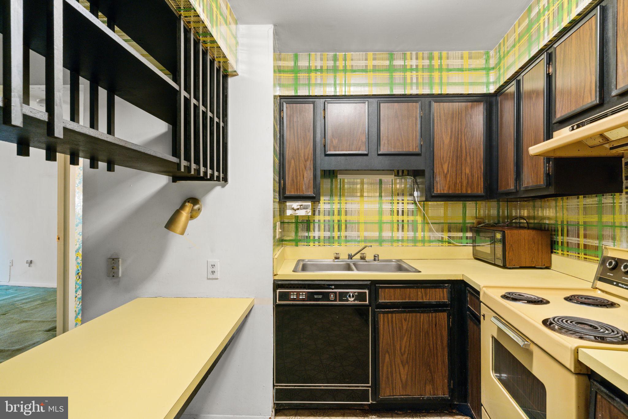 5820 Royal Ridge Dr #R