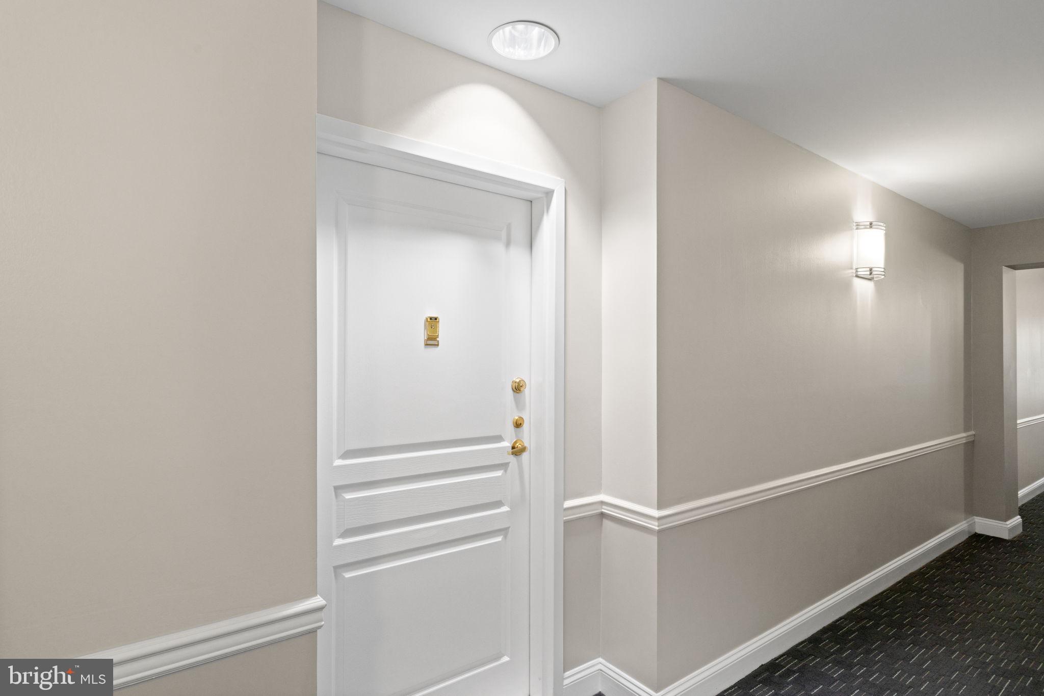 5565 Seminary Rd #402