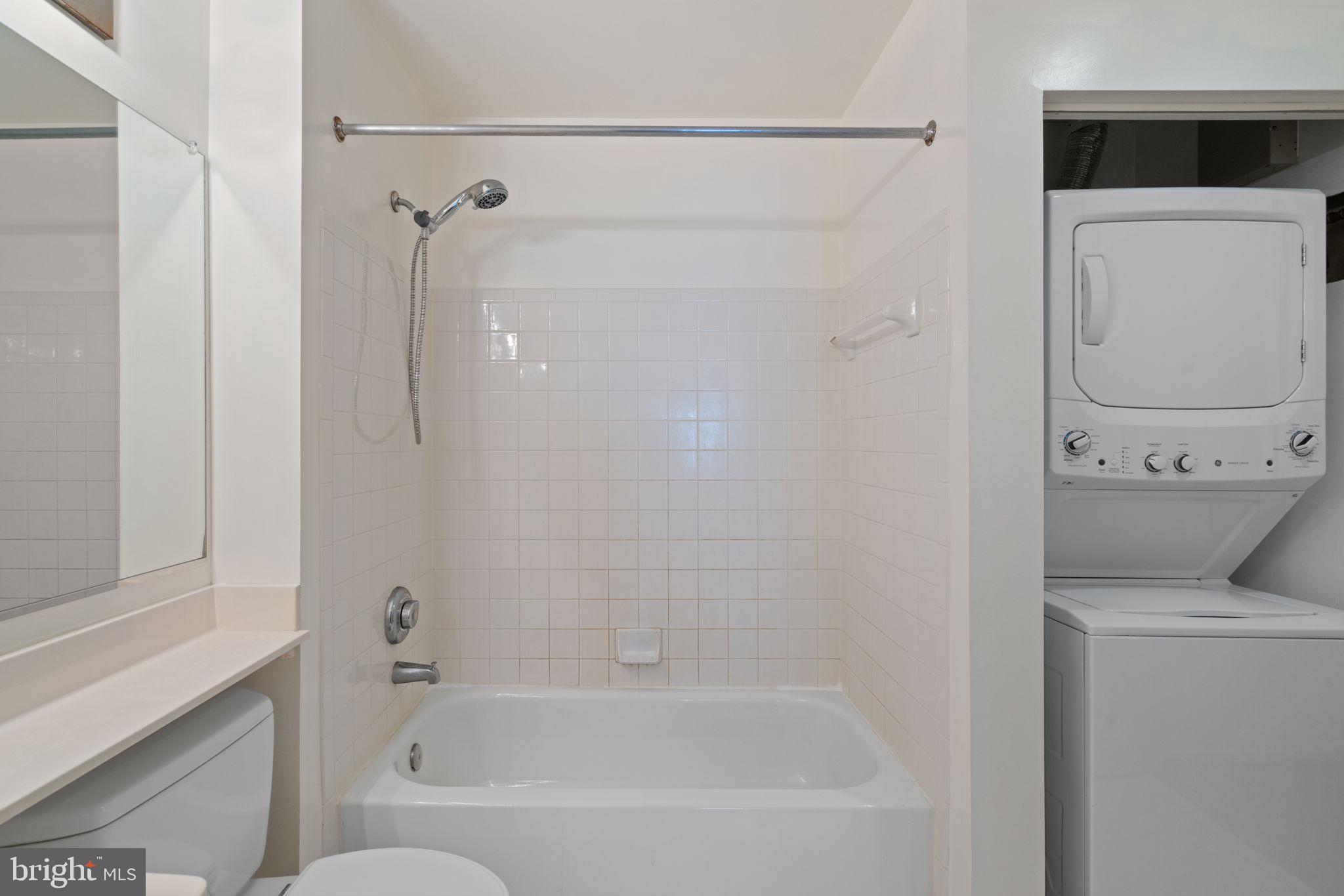 5565 Seminary Rd #402