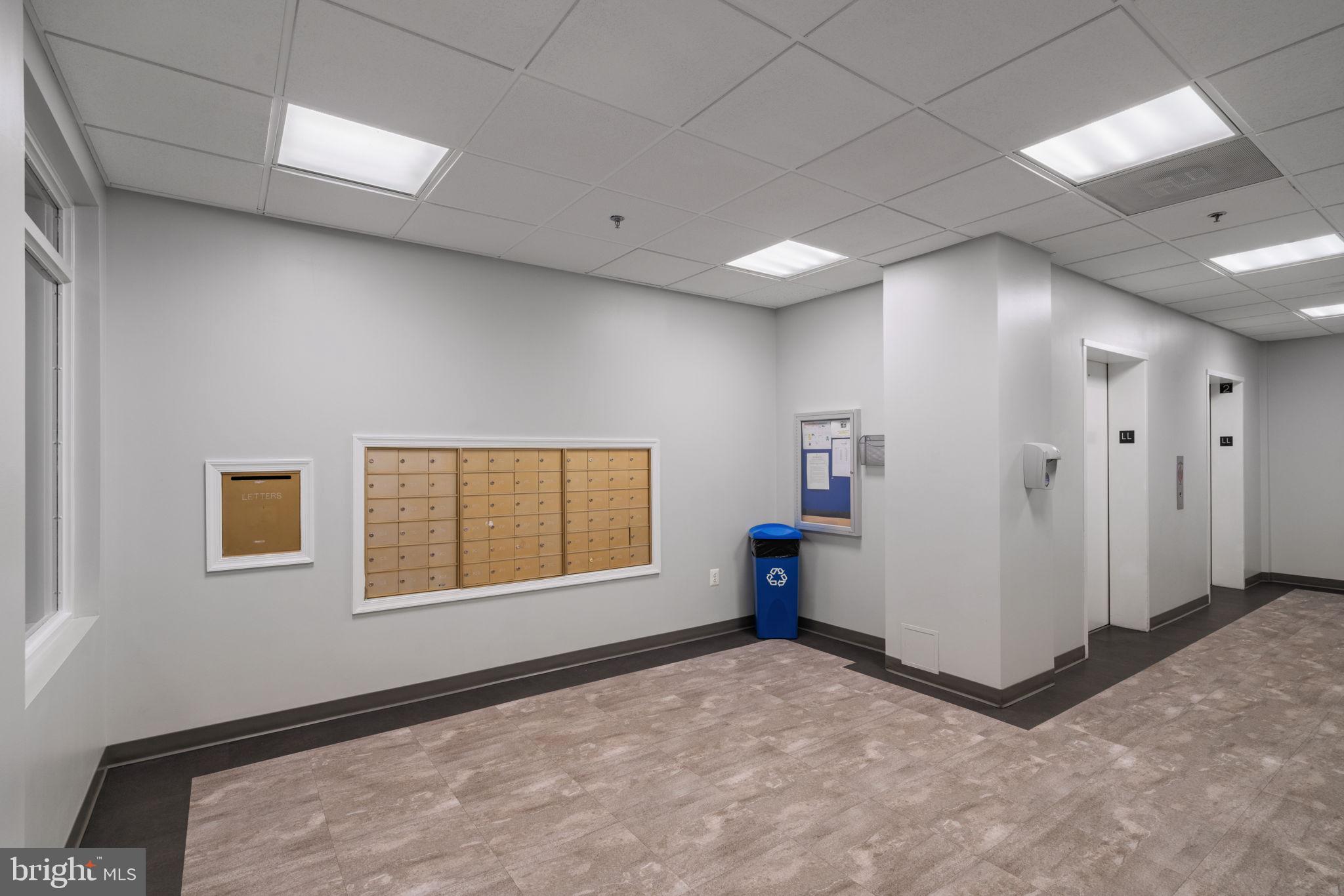 5565 Seminary Rd #402