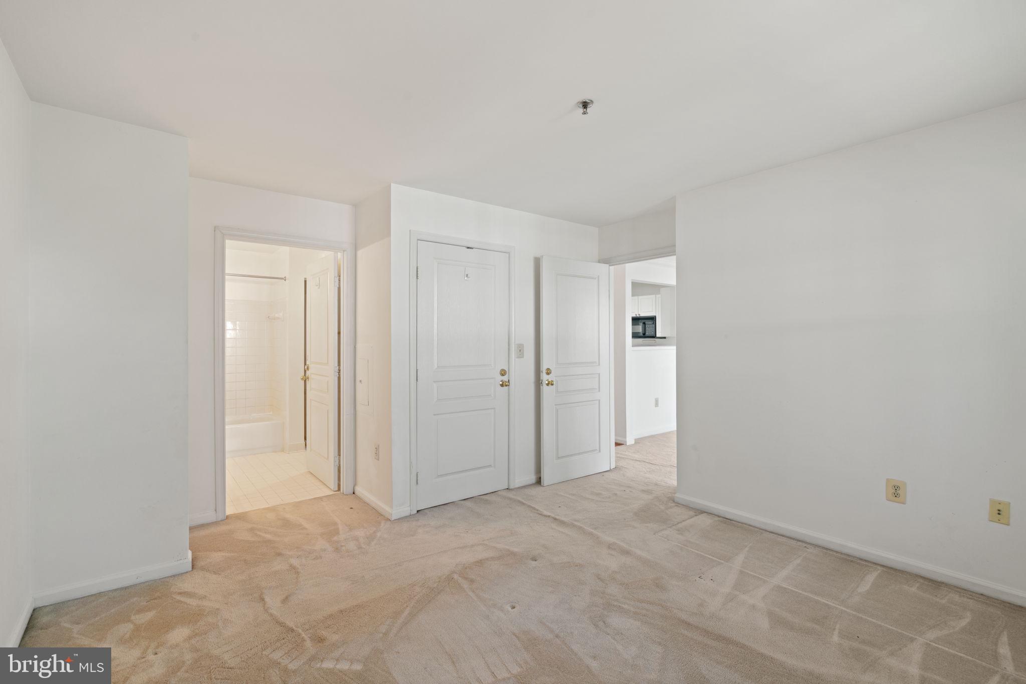 5565 Seminary Rd #402