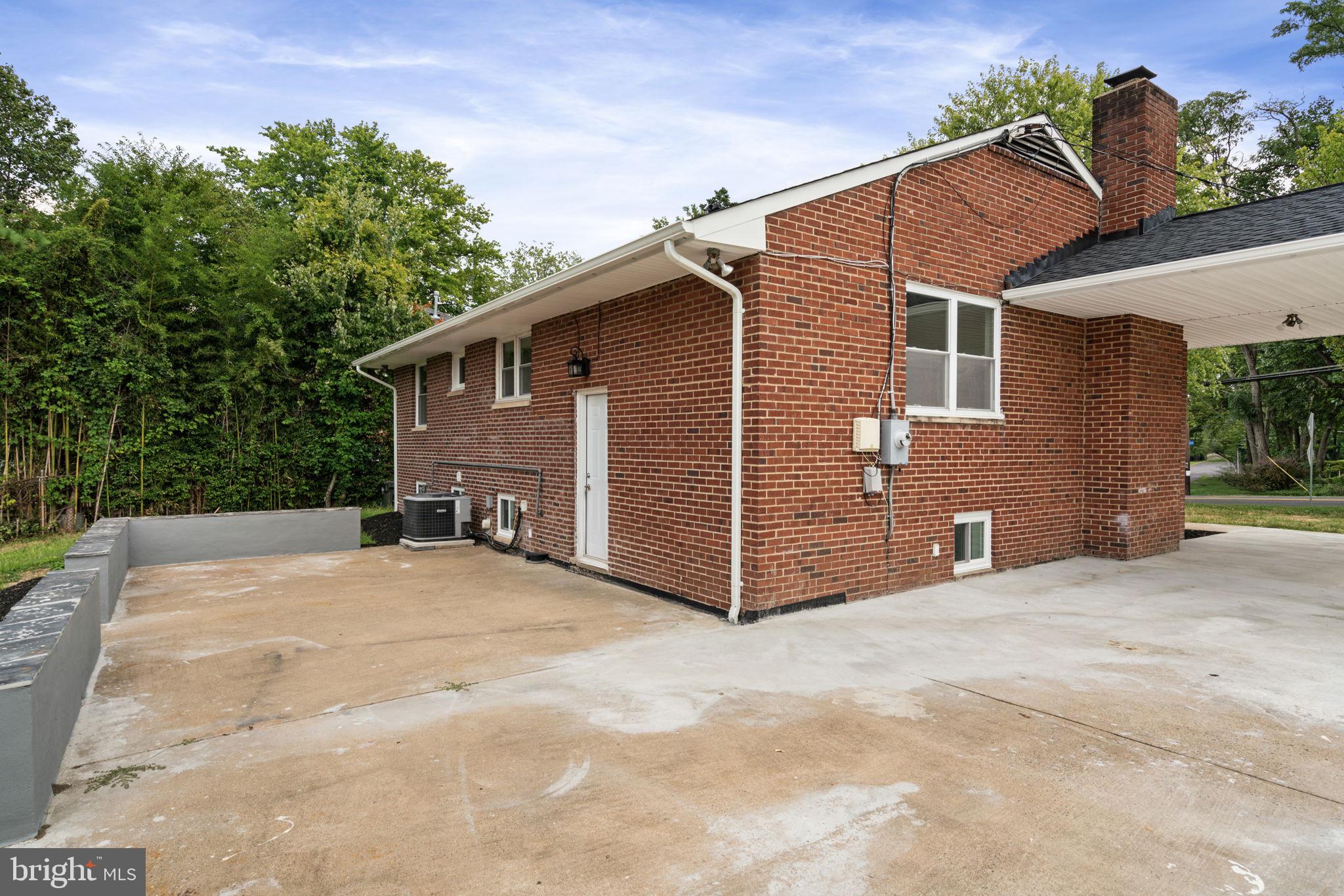 4916 Ravensworth Rd