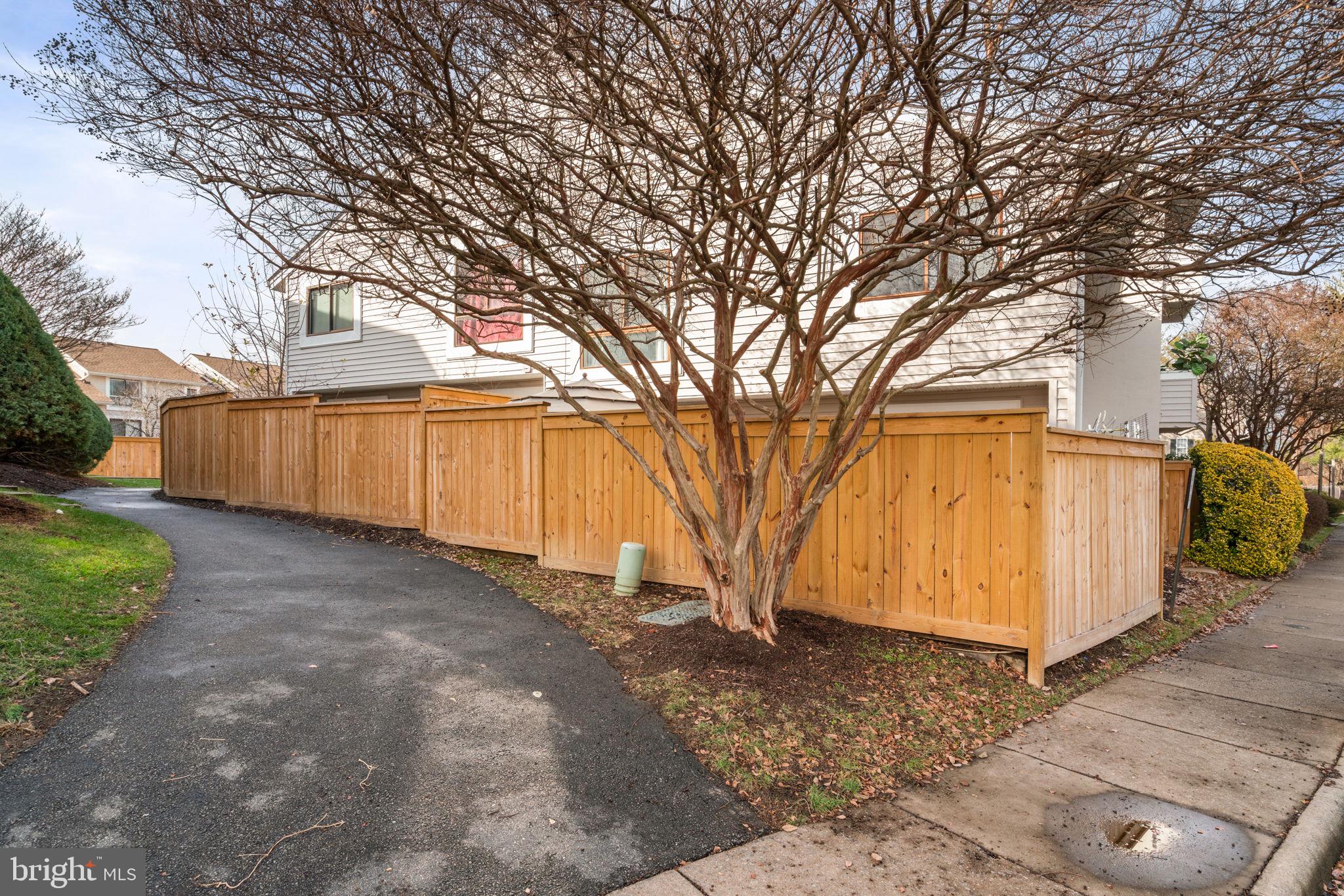 5760 Village Green Dr #09/5760