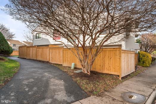 5760 Village Green Dr #09/5760