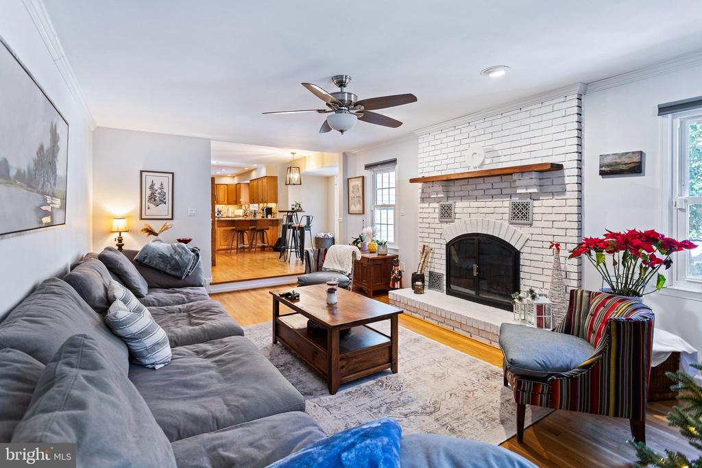 6096 Arrington Dr