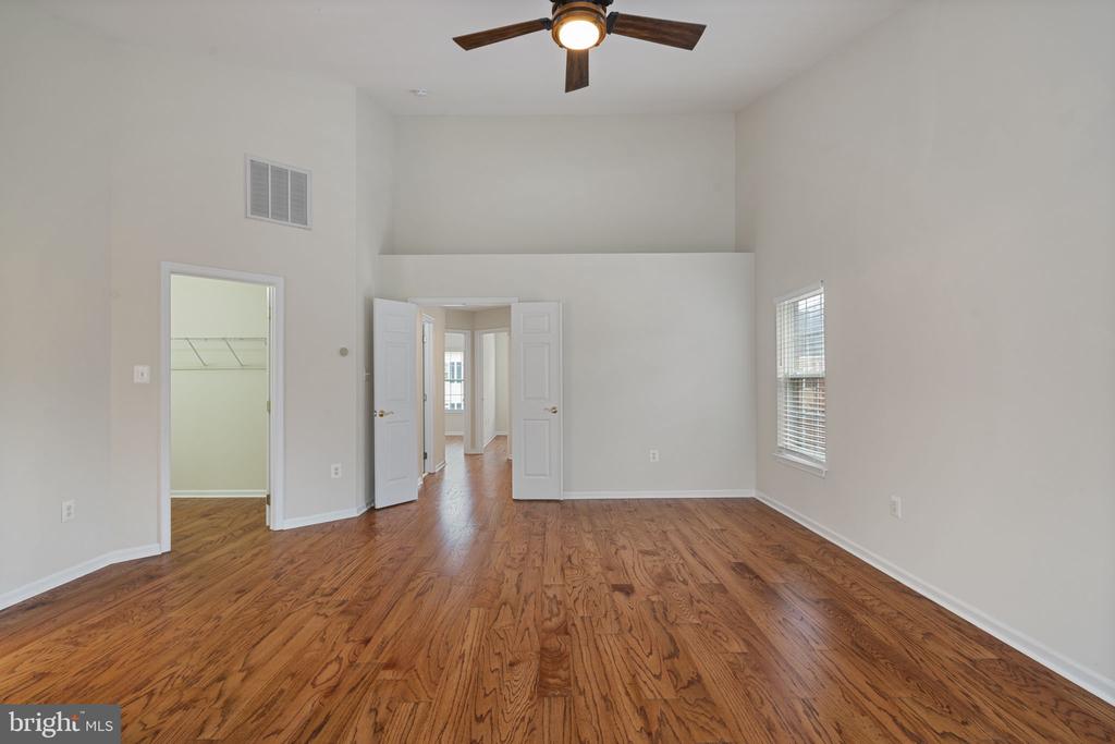 7315 Hampton Manor Pl