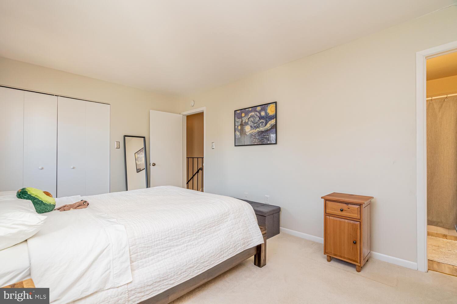 1016 Queens Ct