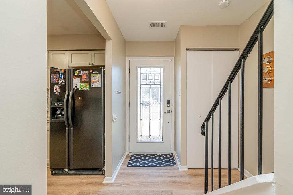1016 Queens Ct