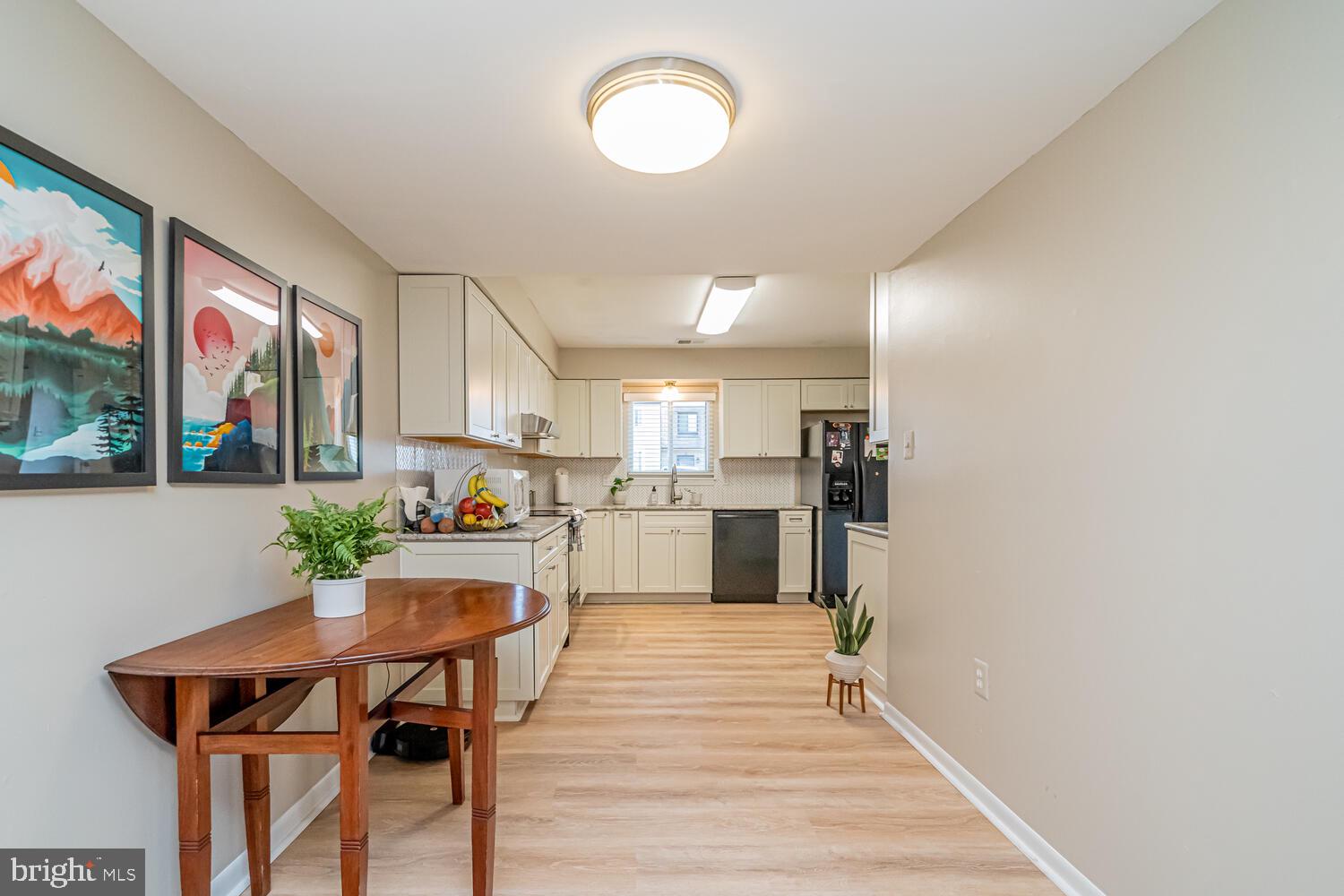 1016 Queens Ct