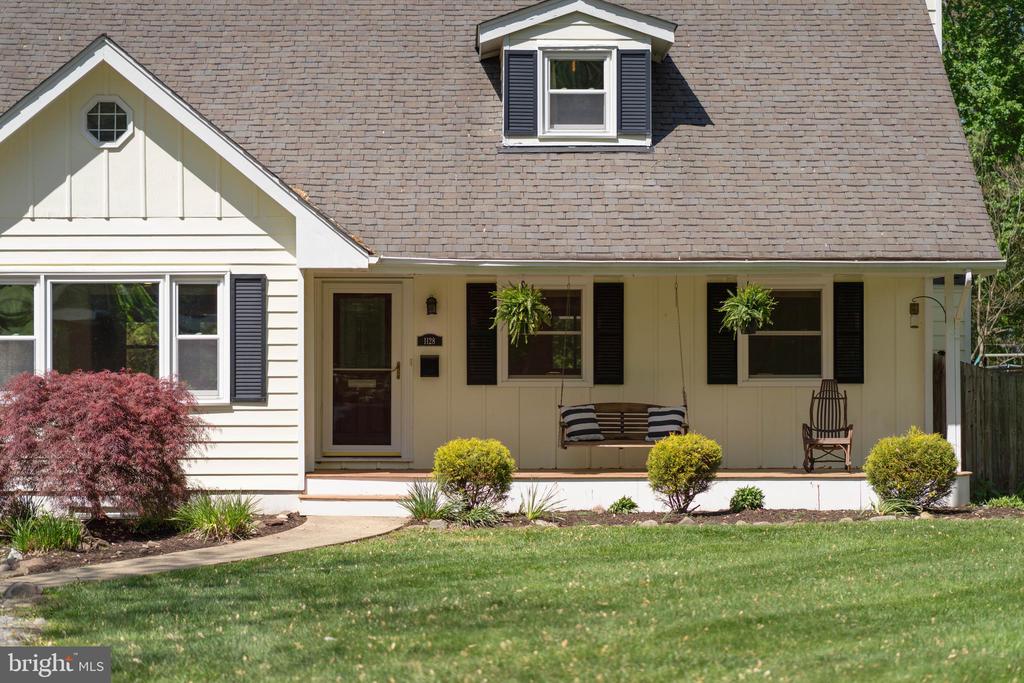 1128 Alden Rd