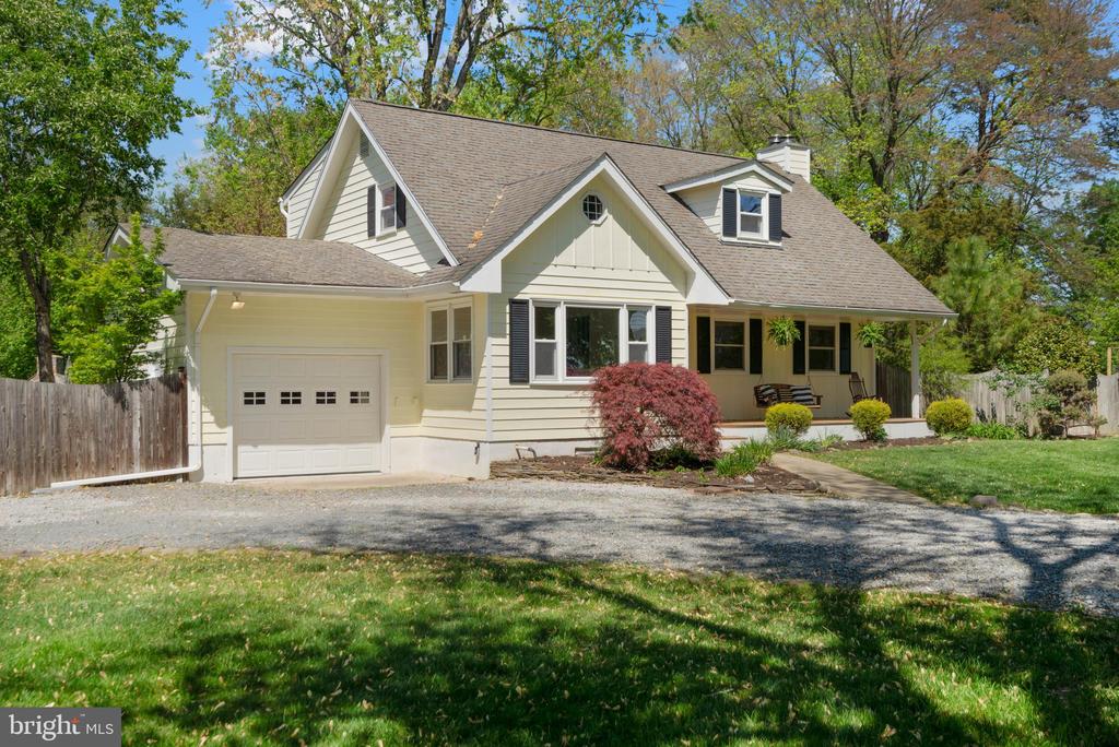 1128 Alden Rd