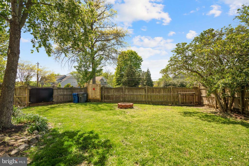 1128 Alden Rd